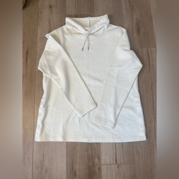 L.L. Bean Cream Quilted Sweatshirt | L | EUC - Picture 3 of 7